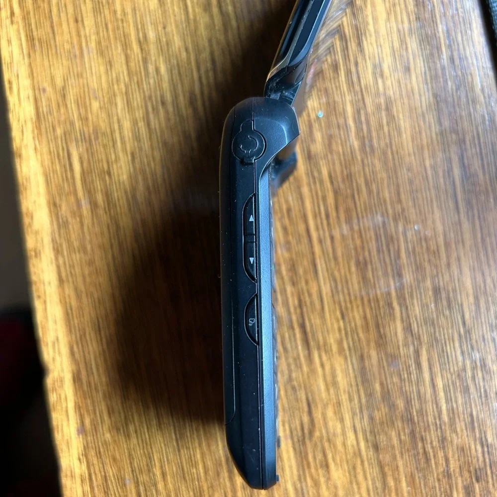 LG Flip Phone - Black